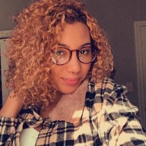 Meet your Posher, Leah